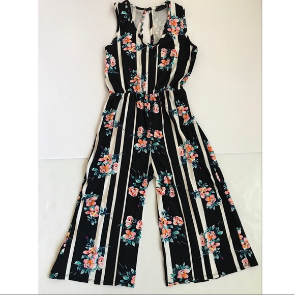 Pants - Can’t Miss Capri Jumpsuit     Medium